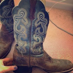 Women’s Ariat boots